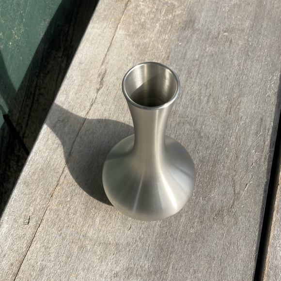 Royal Selangor | Hand Finished Generic Collection Pewter Bud Vase - Picture 3 of 14